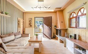 Cozy 1894 Old Heritage Maisonette - 100M2 - Jk 7Towers